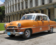 Kolorowa maseczka ochronna wielokrotnego uzytku Vintage Car 31