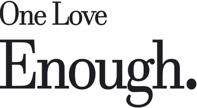 Bluza z kapturem z napisem "One Love Enough"