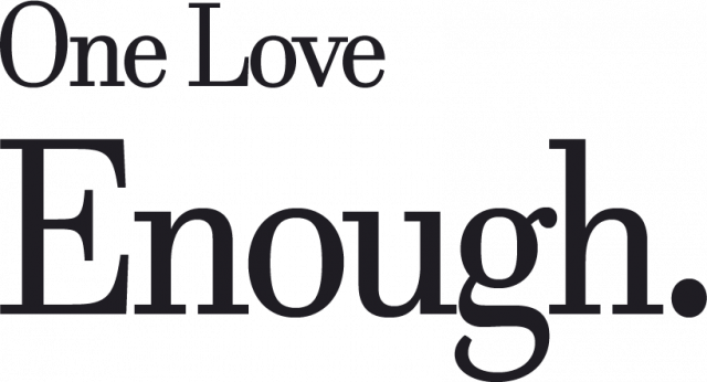 Podkoszulka z napisem "One Love Enough"