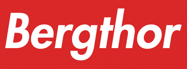 Koszulka z napisem Bergthor (właściciel ts3 ) w boxie SUPREME